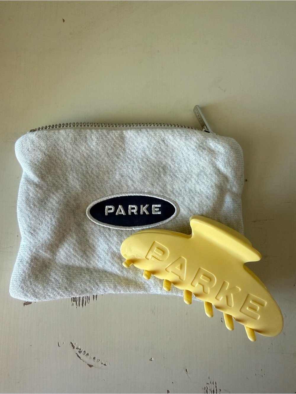 Parke hair clip and pouch • NWT • color Peel